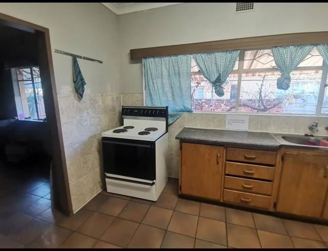 1 BEDROOM PROPERTY TO RENT IN DIE BULT